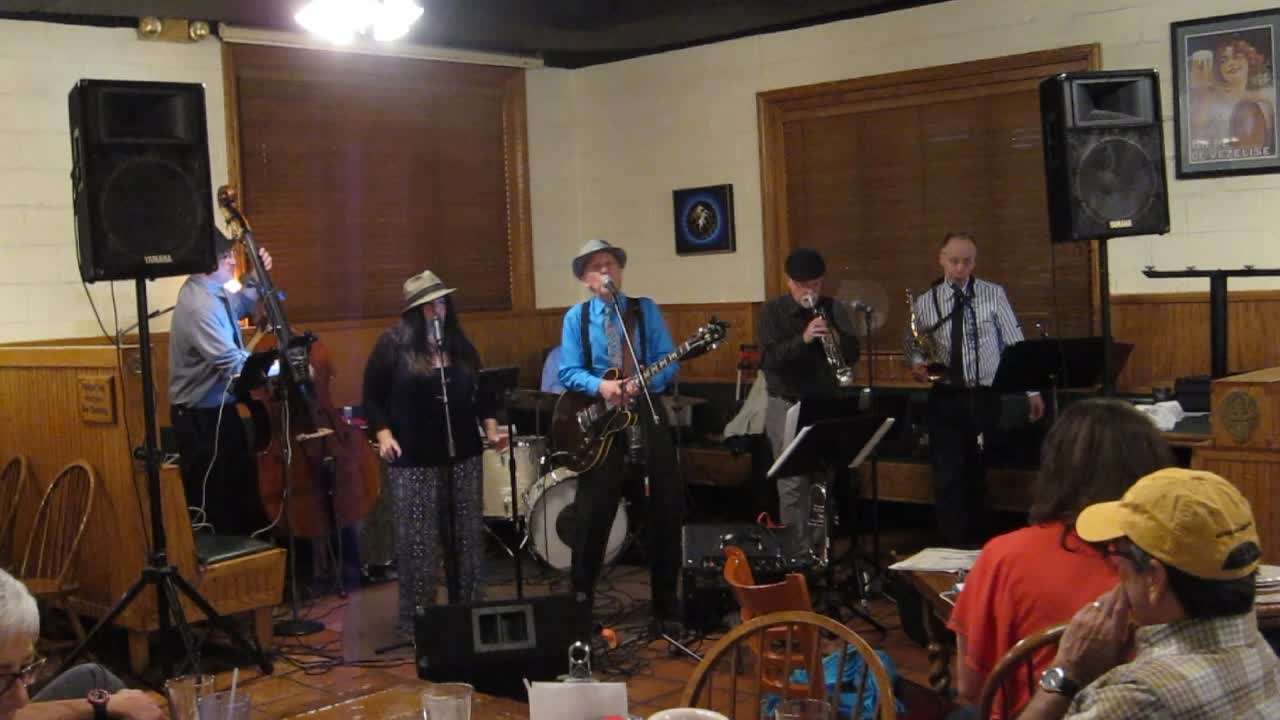 Elana Lisa and The Hot Mess at Legend's